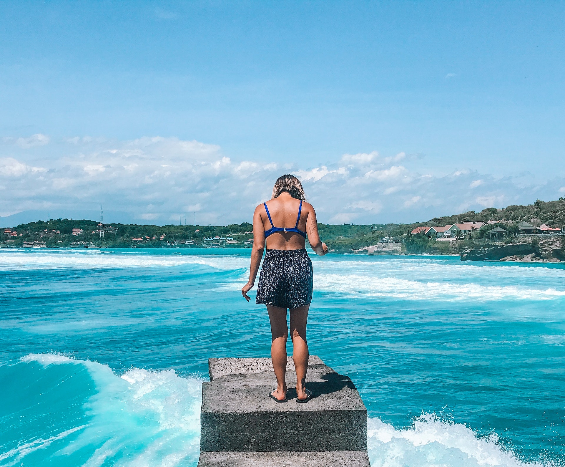 Zanurz się w blasku wody w domkach na wodzie na Bali
